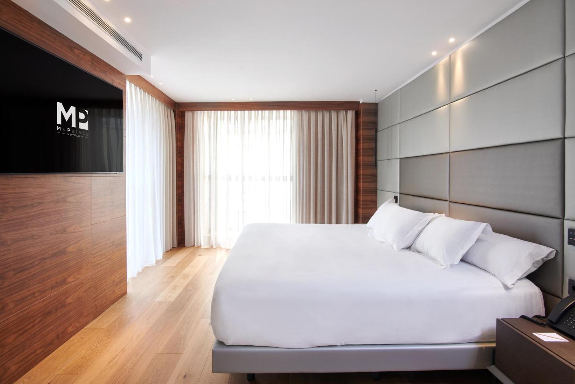 Hotel Mypalace Леон Екстериор снимка