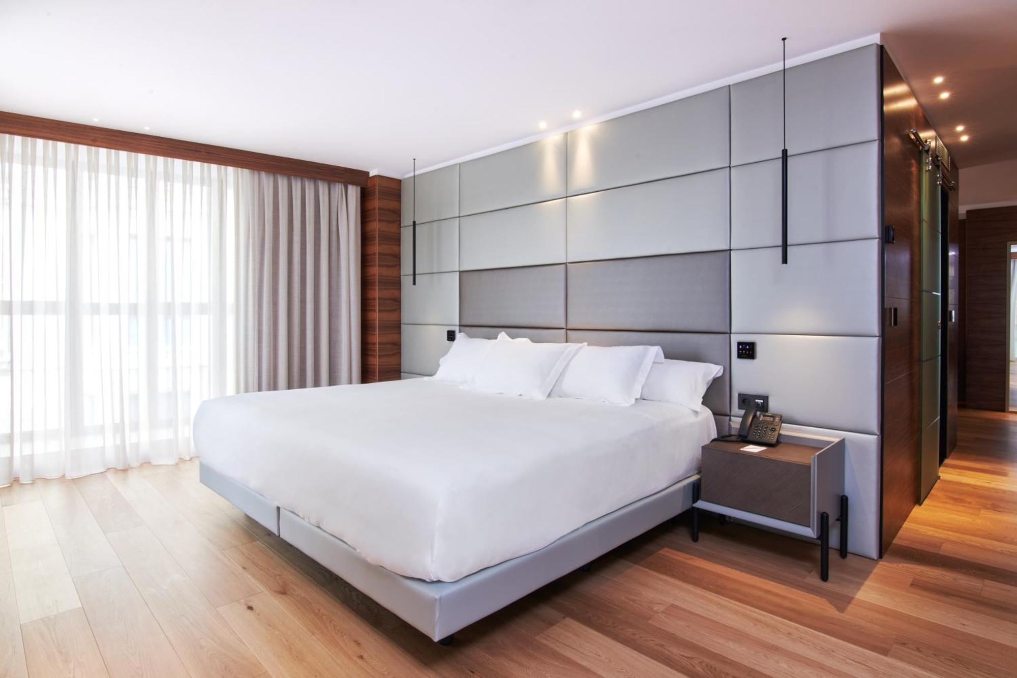 Hotel Mypalace Леон Екстериор снимка