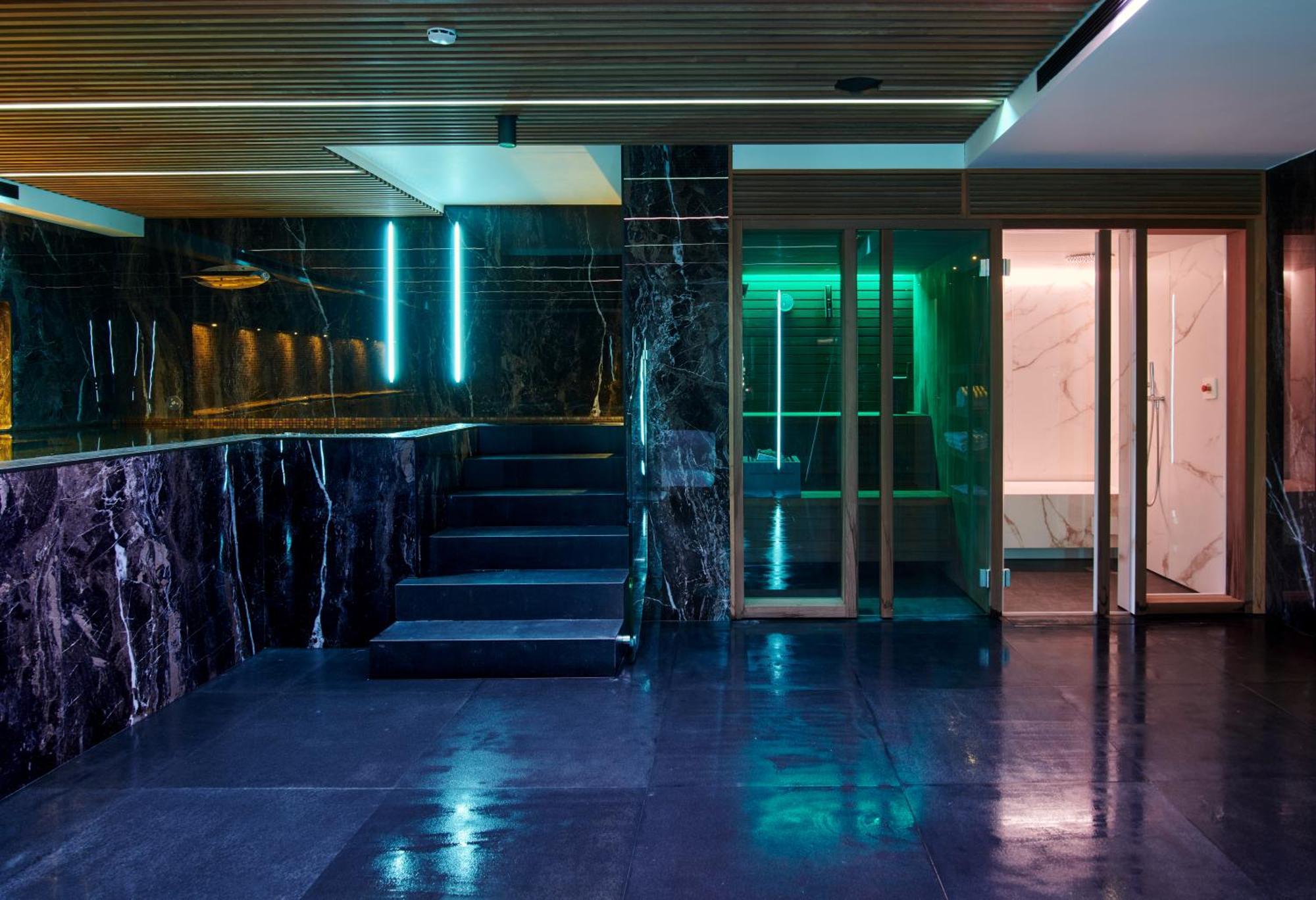 Hotel Mypalace Леон Екстериор снимка