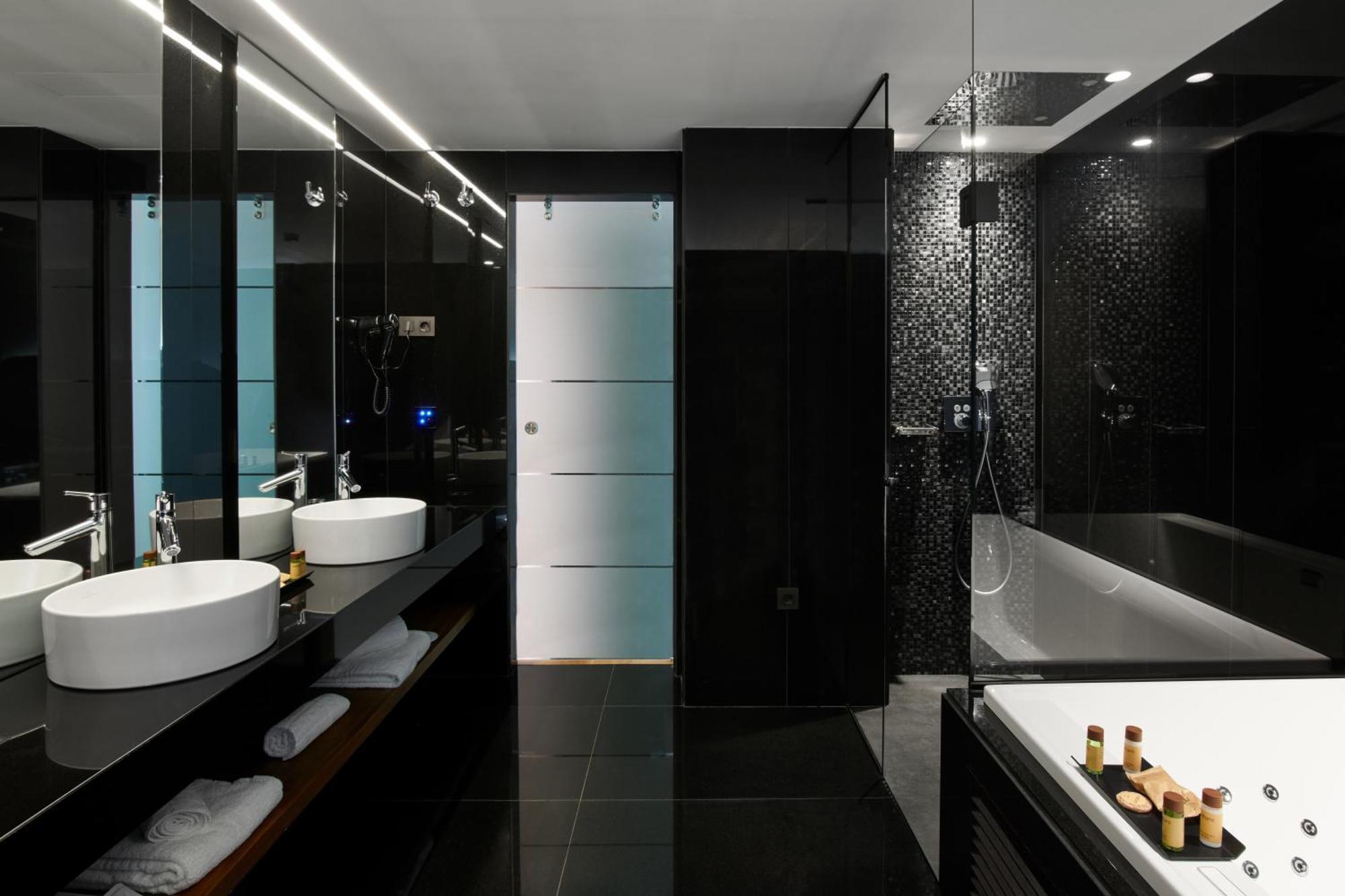 Hotel Mypalace Леон Екстериор снимка