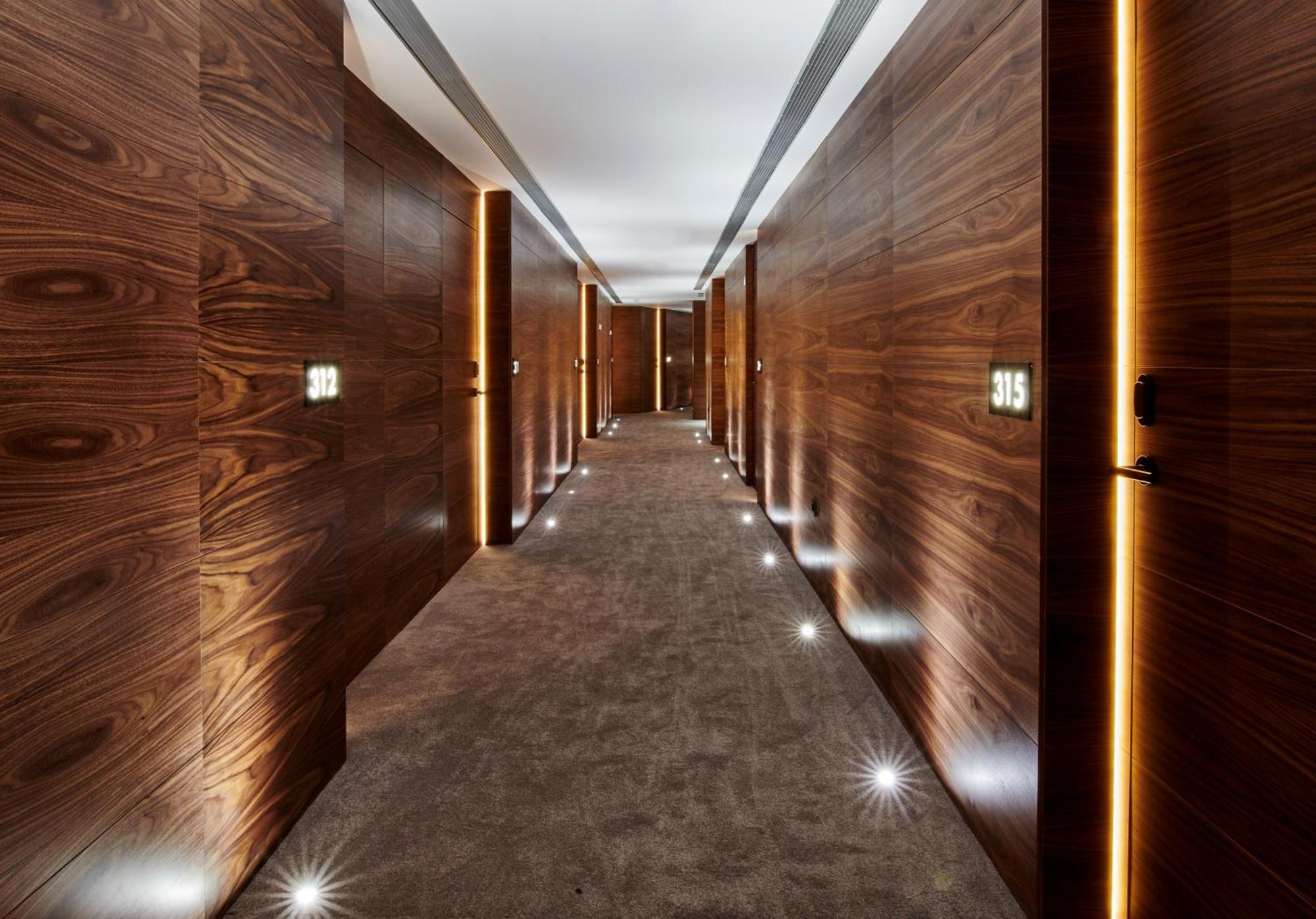 Hotel Mypalace Леон Екстериор снимка