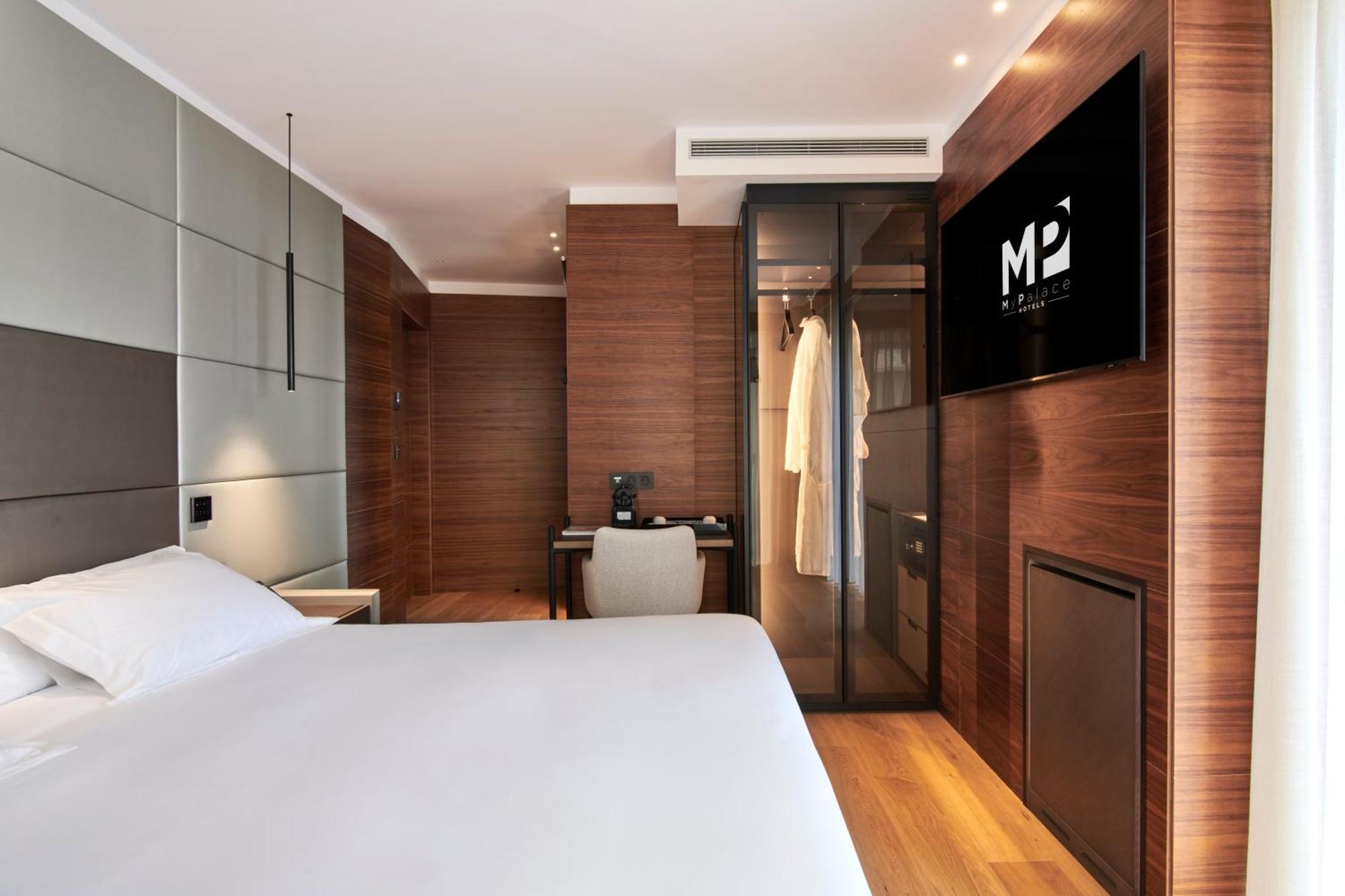Hotel Mypalace Леон Екстериор снимка