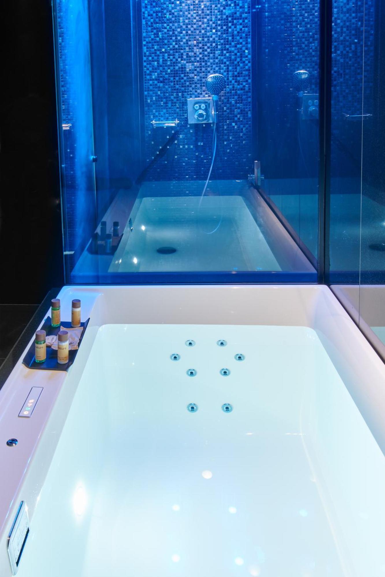 Hotel Mypalace Леон Екстериор снимка