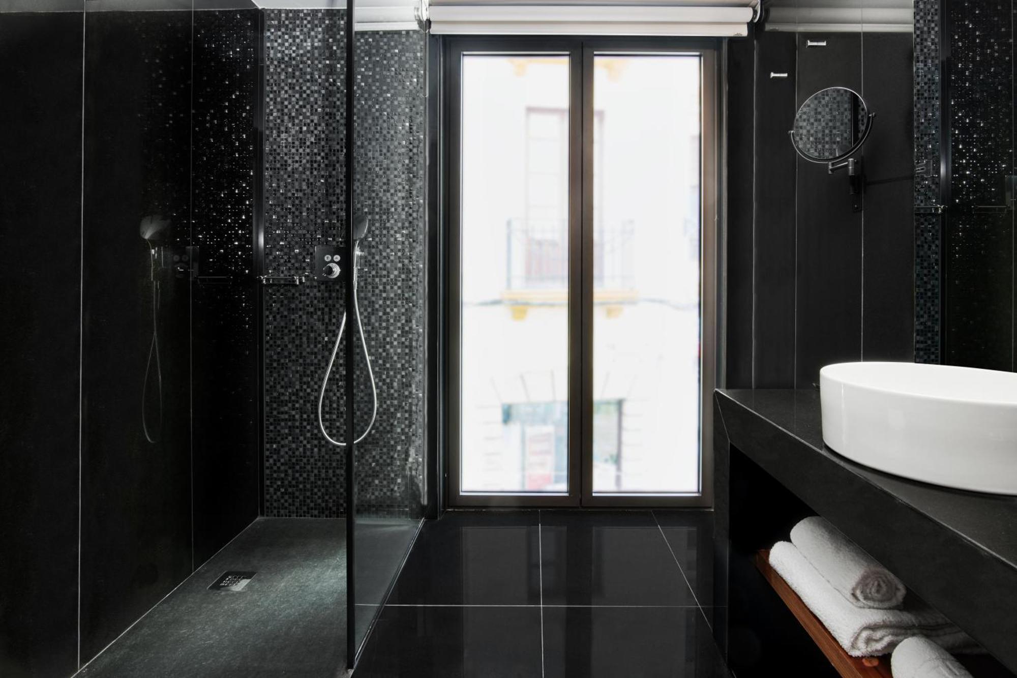 Hotel Mypalace Леон Екстериор снимка