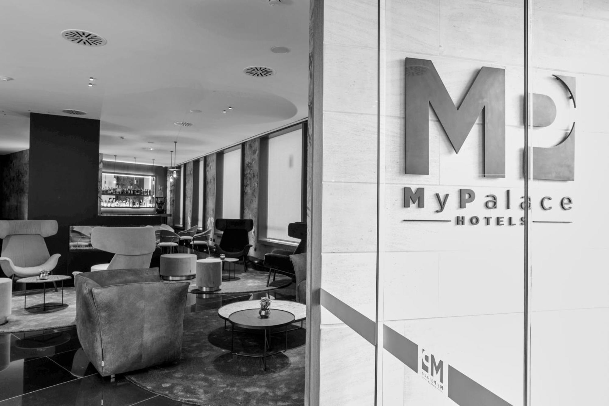 Hotel Mypalace Леон Екстериор снимка